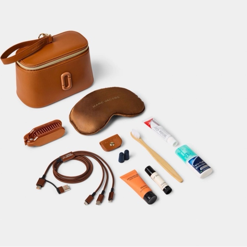 China Airline*Marc Jacobs Brown Leather Toiletry Case with Wrist Strap